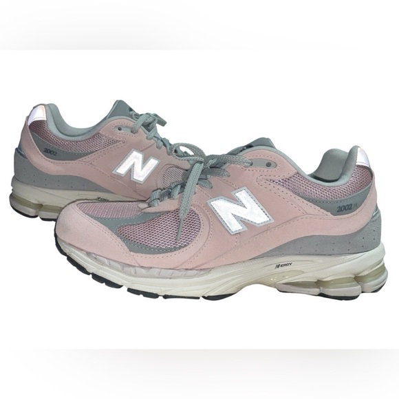 New Balance 2002R “Pink Grey” RARE - Picture 3 of 6